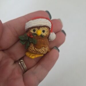 Hallmark Vintage Barn Hoot Owl With Mistletoe Christmas Pin Brooch Plastic